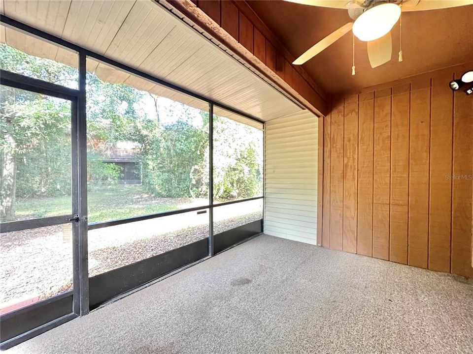 En Venta: $229,000 (3 camas, 3 baños, 1370 Pies cuadrados)