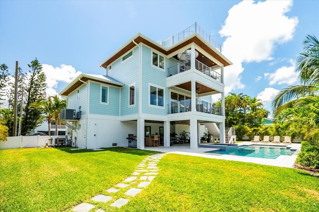 Под контрактом: $3,395,000 (4 спален, 4 ванн, 2784 Квадратных фут)