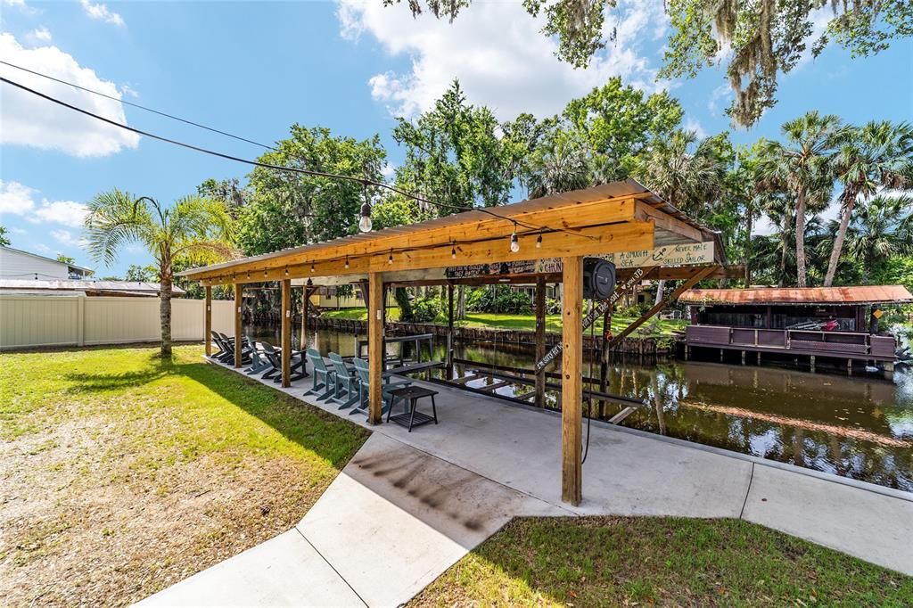 For Sale: $599,900 (4 beds, 2 baths, 1760 Square Feet)