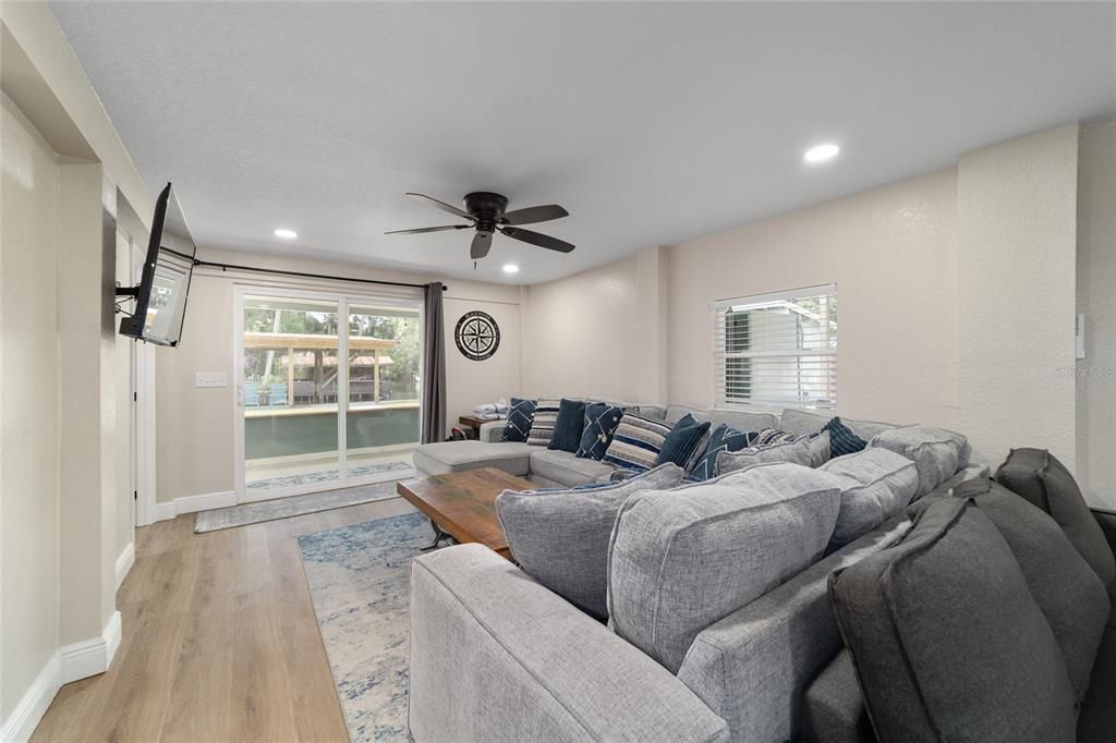 For Sale: $599,900 (4 beds, 2 baths, 1760 Square Feet)