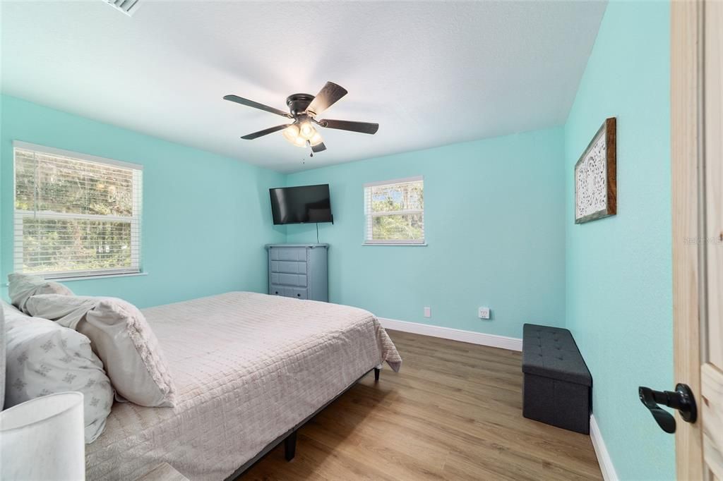 For Sale: $599,900 (4 beds, 2 baths, 1760 Square Feet)