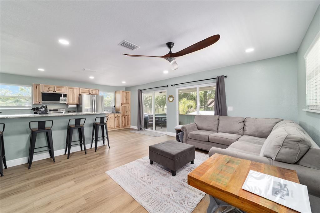 For Sale: $599,900 (4 beds, 2 baths, 1760 Square Feet)