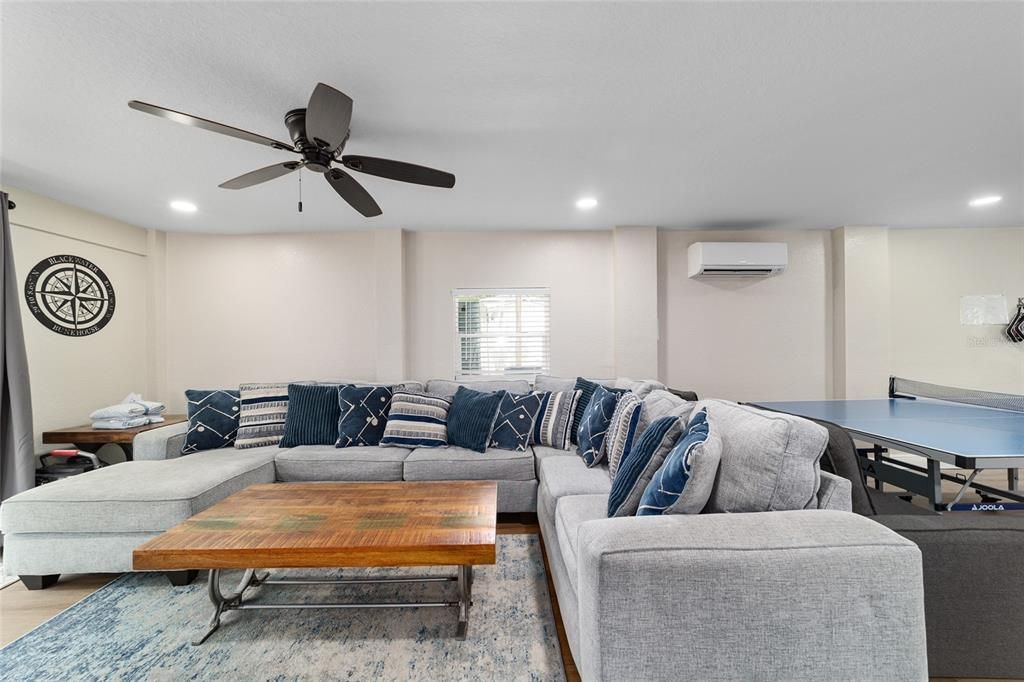 For Sale: $599,900 (4 beds, 2 baths, 1760 Square Feet)