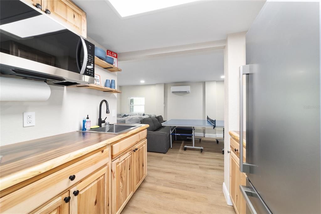 For Sale: $599,900 (4 beds, 2 baths, 1760 Square Feet)