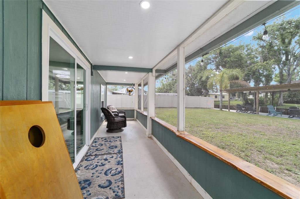 For Sale: $599,900 (4 beds, 2 baths, 1760 Square Feet)