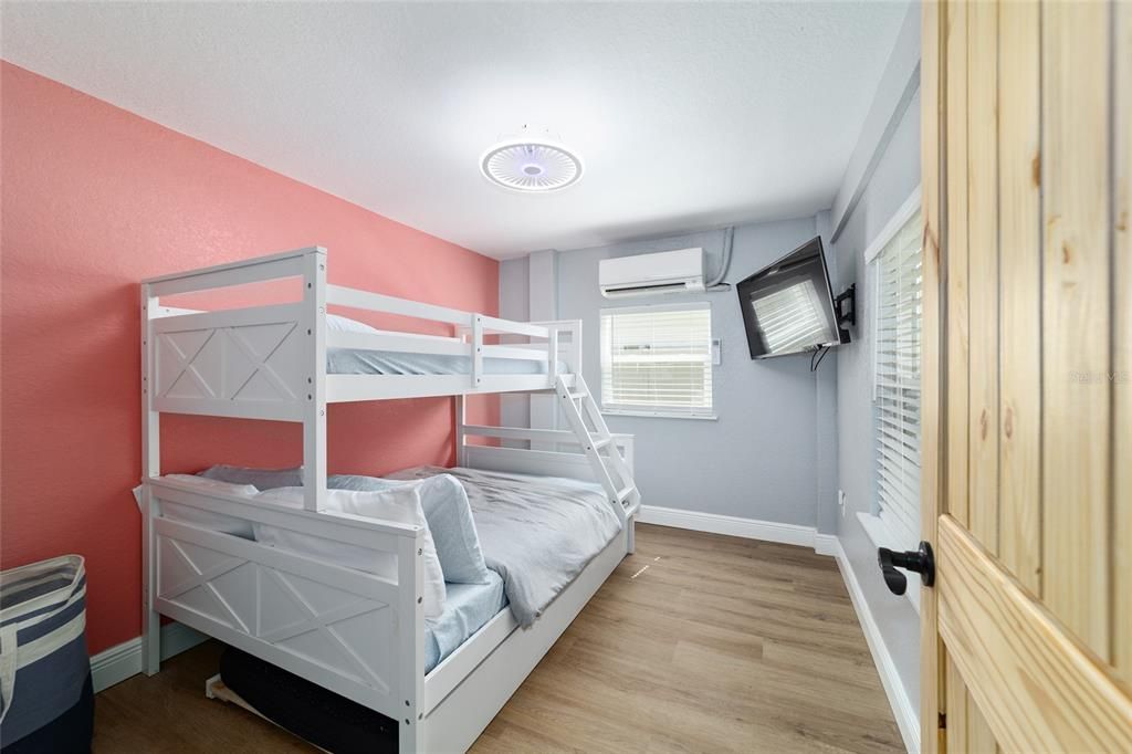 For Sale: $599,900 (4 beds, 2 baths, 1760 Square Feet)