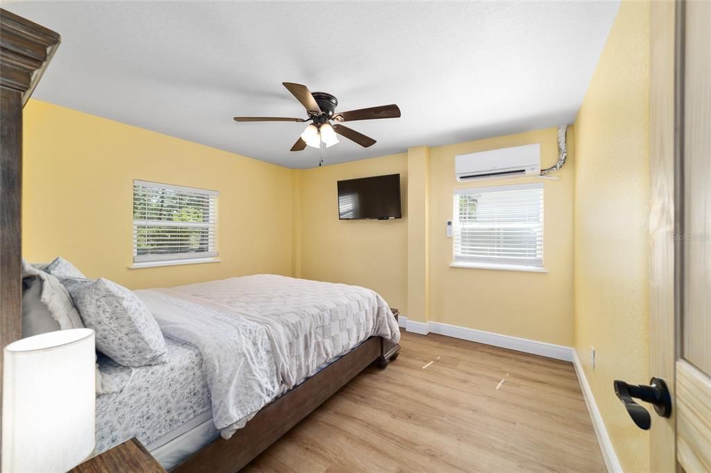 For Sale: $599,900 (4 beds, 2 baths, 1760 Square Feet)