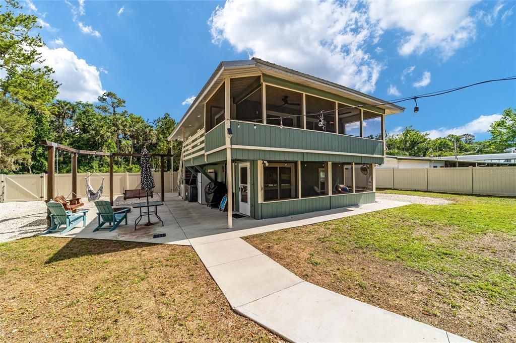 For Sale: $599,900 (4 beds, 2 baths, 1760 Square Feet)