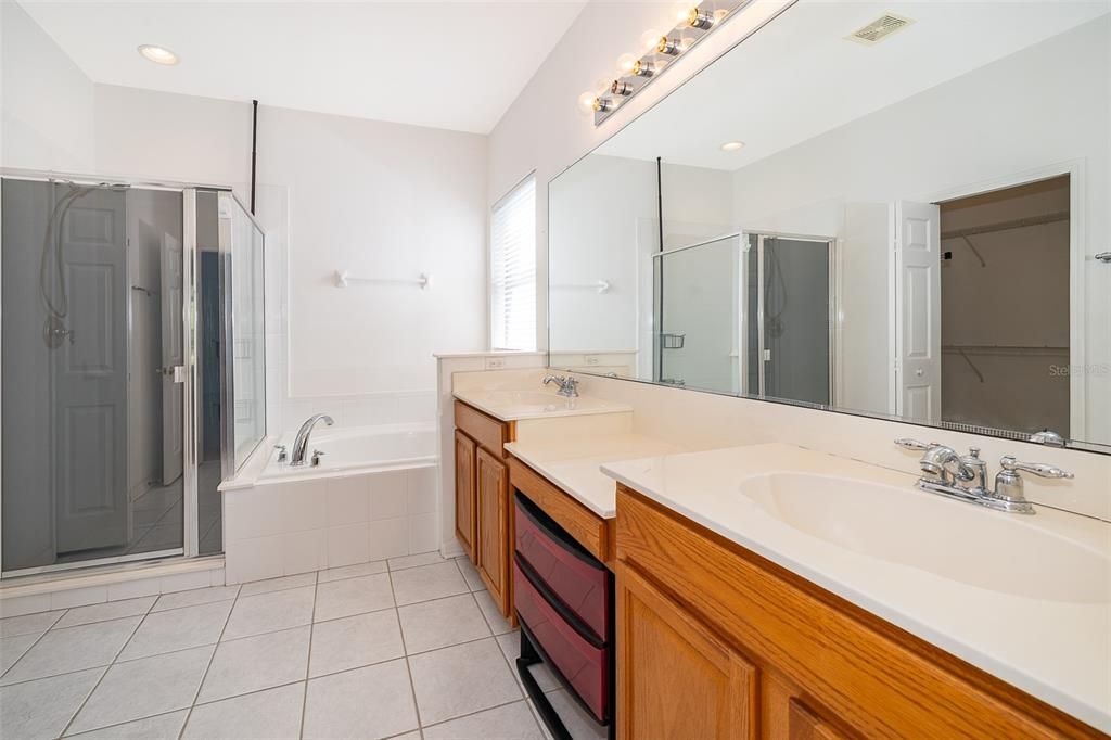 For Sale: $671,000 (5 beds, 3 baths, 3017 Square Feet)