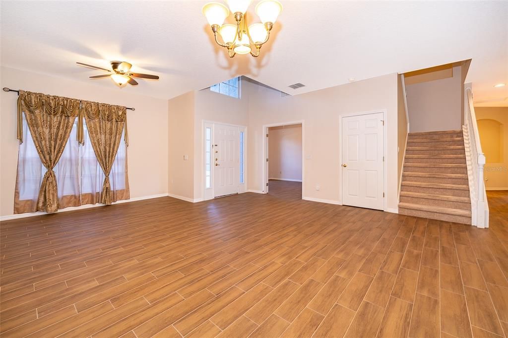 For Sale: $671,000 (5 beds, 3 baths, 3017 Square Feet)