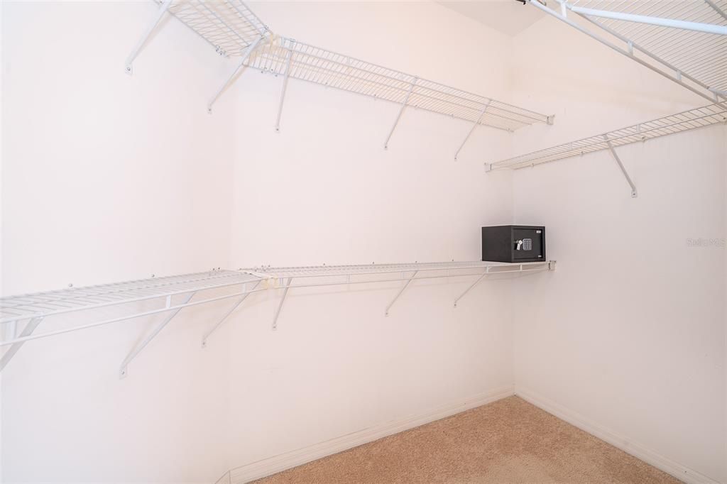 For Sale: $671,000 (5 beds, 3 baths, 3017 Square Feet)