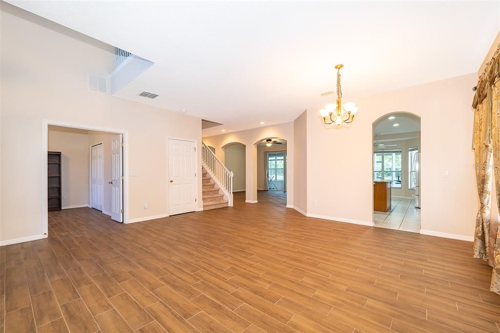 For Sale: $671,000 (5 beds, 3 baths, 3017 Square Feet)