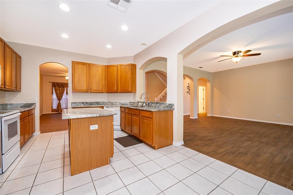 For Sale: $671,000 (5 beds, 3 baths, 3017 Square Feet)