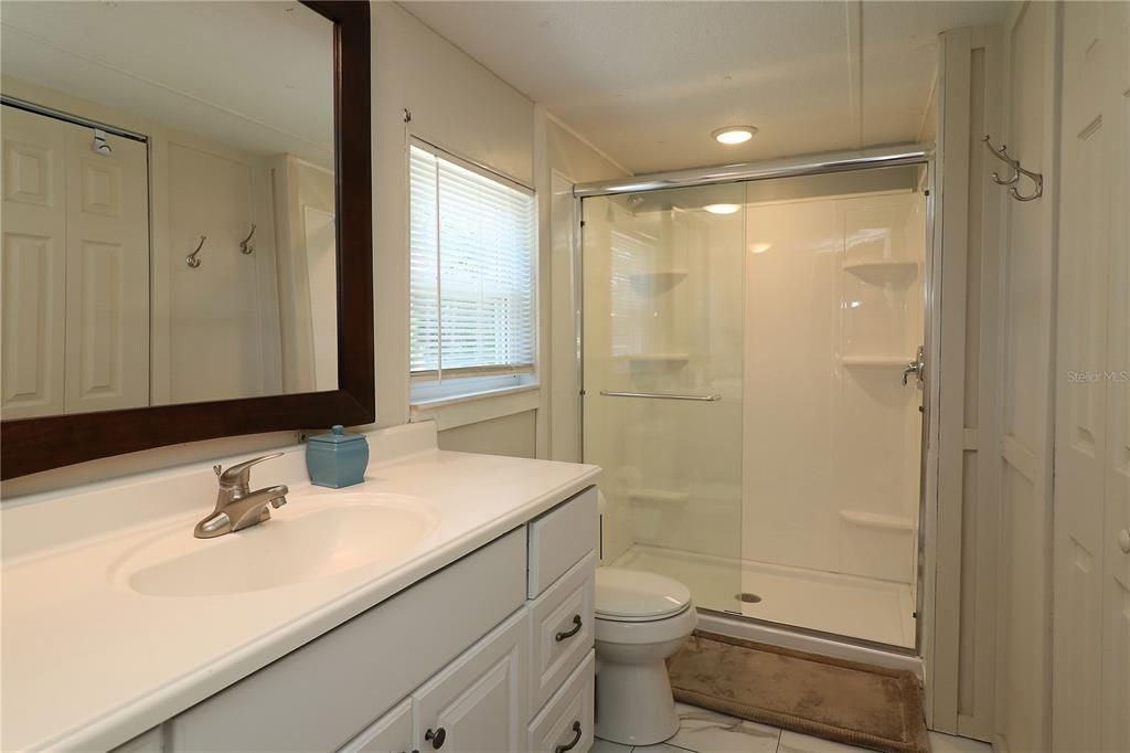 Под контрактом: $163,000 (3 спален, 2 ванн, 1449 Квадратных фут)