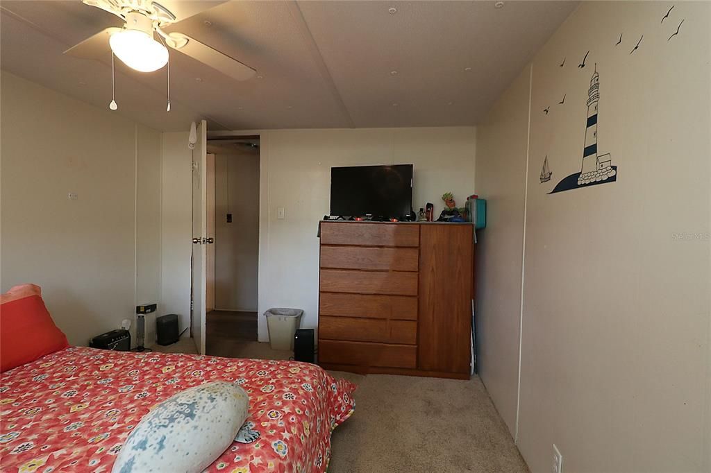 Под контрактом: $163,000 (3 спален, 2 ванн, 1449 Квадратных фут)