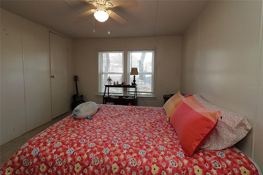 Под контрактом: $163,000 (3 спален, 2 ванн, 1449 Квадратных фут)