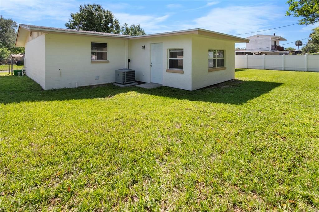 Active With Contract: $219,900 (3 beds, 1 baths, 1262 Square Feet)