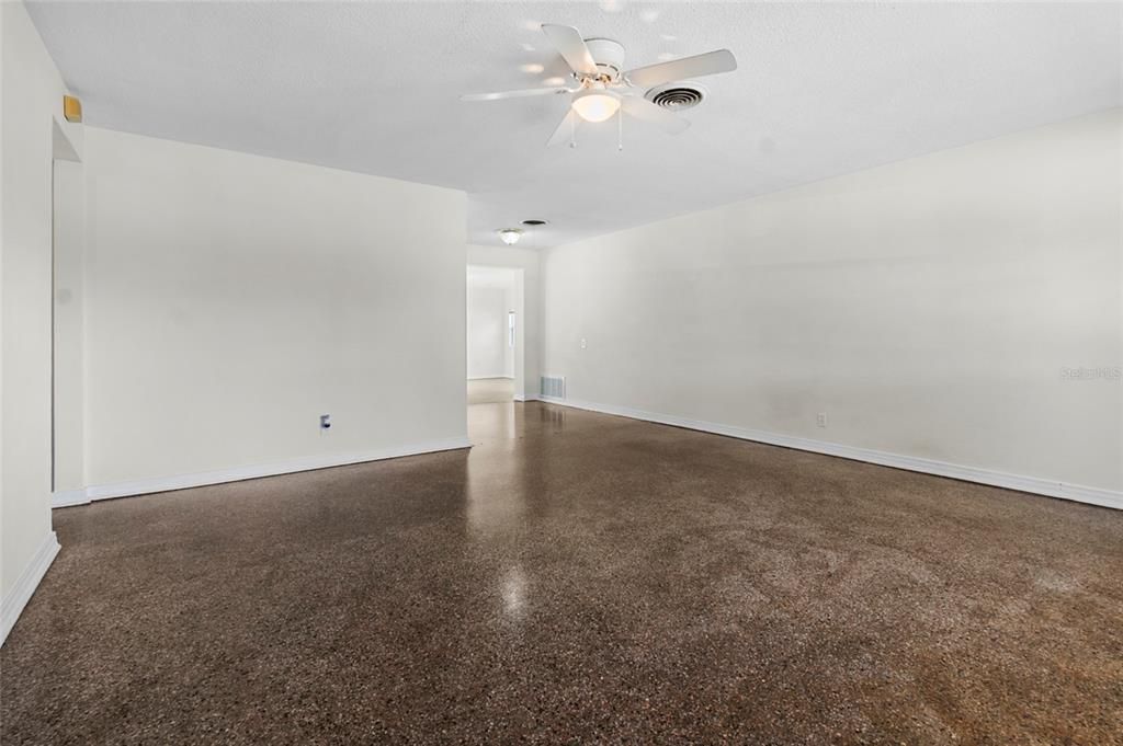 Active With Contract: $219,900 (3 beds, 1 baths, 1262 Square Feet)