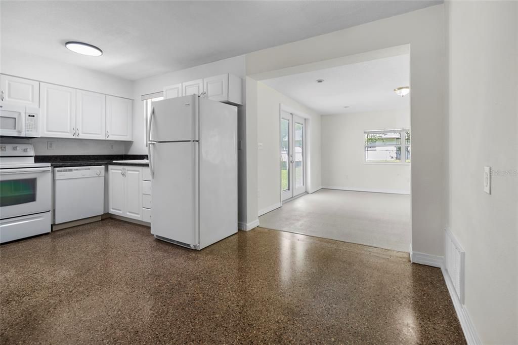 Active With Contract: $219,900 (3 beds, 1 baths, 1262 Square Feet)