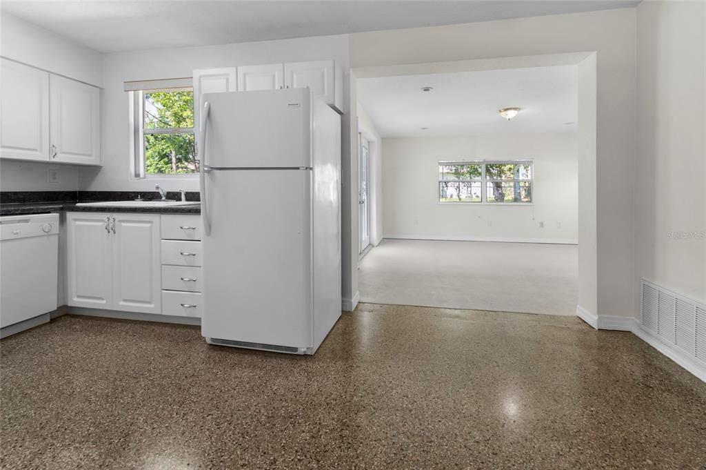 Active With Contract: $219,900 (3 beds, 1 baths, 1262 Square Feet)