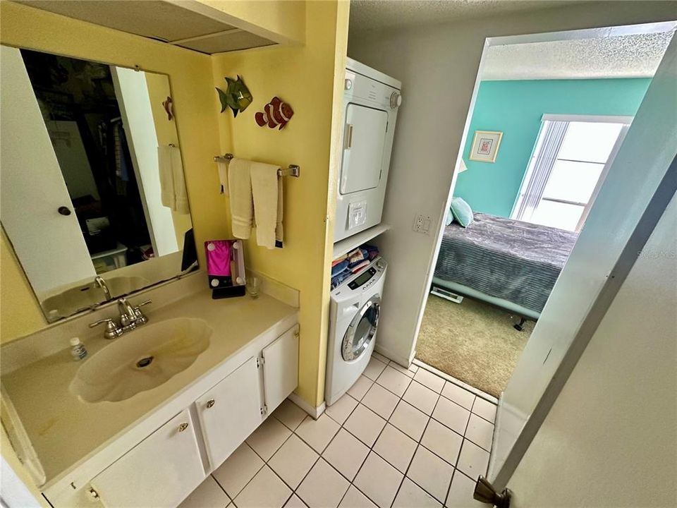 Под контрактом: $275,000 (2 спален, 1 ванн, 915 Квадратных фут)