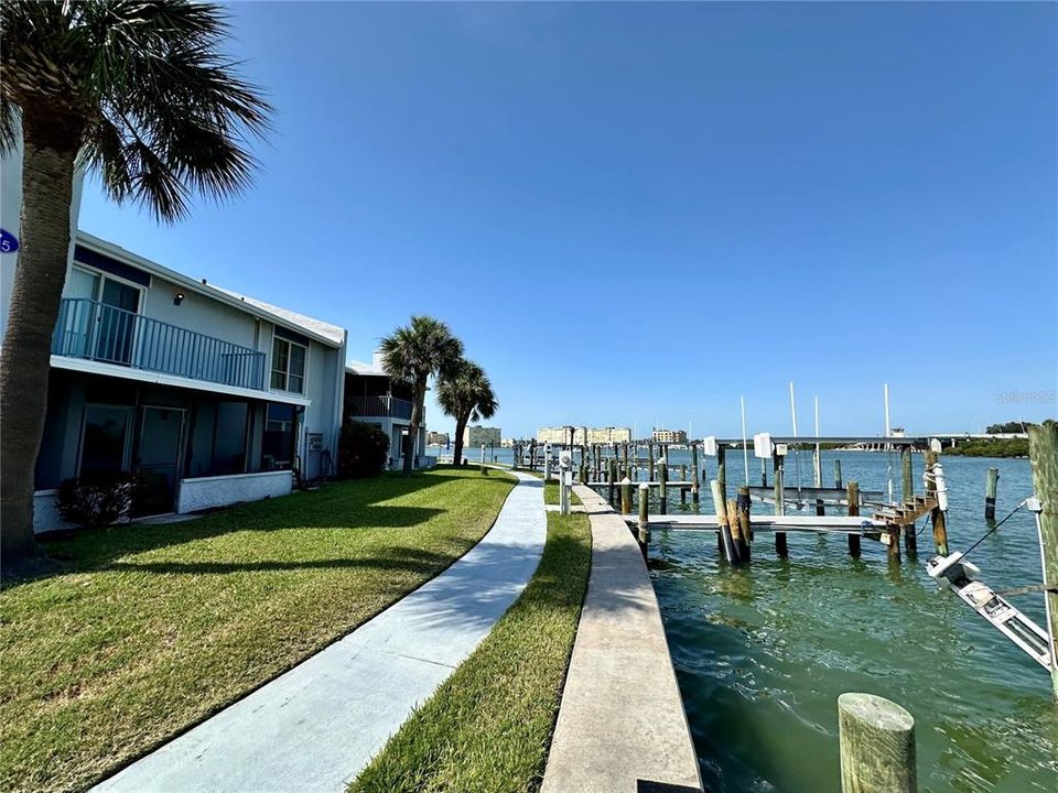 Под контрактом: $275,000 (2 спален, 1 ванн, 915 Квадратных фут)