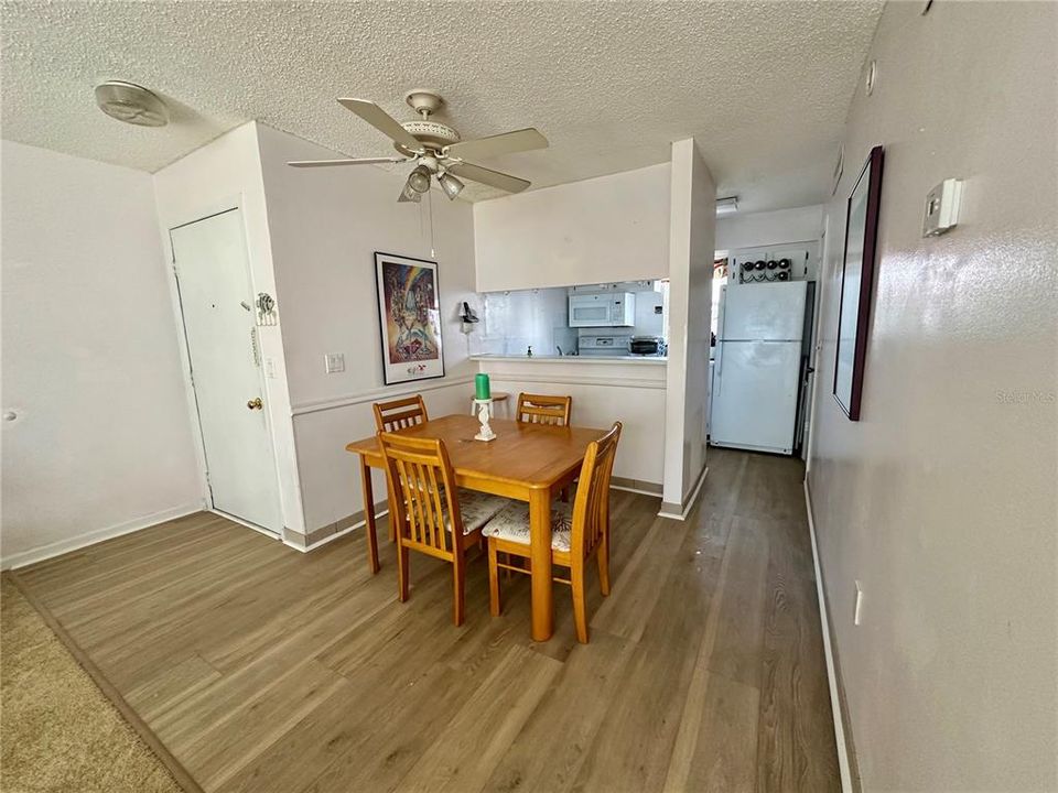 Под контрактом: $275,000 (2 спален, 1 ванн, 915 Квадратных фут)