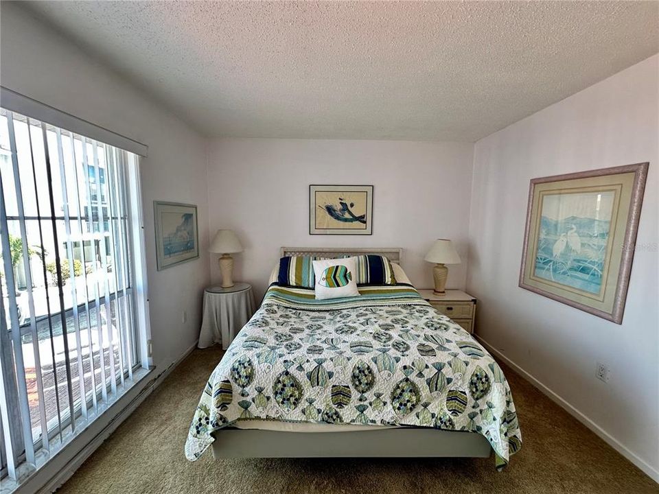 Под контрактом: $275,000 (2 спален, 1 ванн, 915 Квадратных фут)