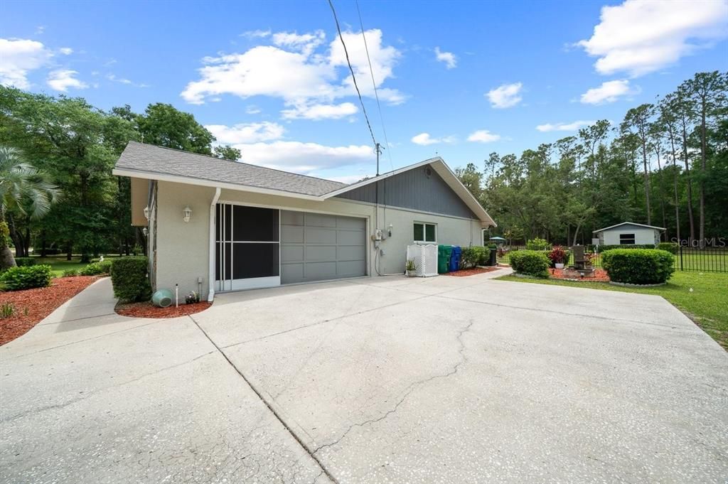 Active With Contract: $394,900 (2 beds, 2 baths, 1972 Square Feet)