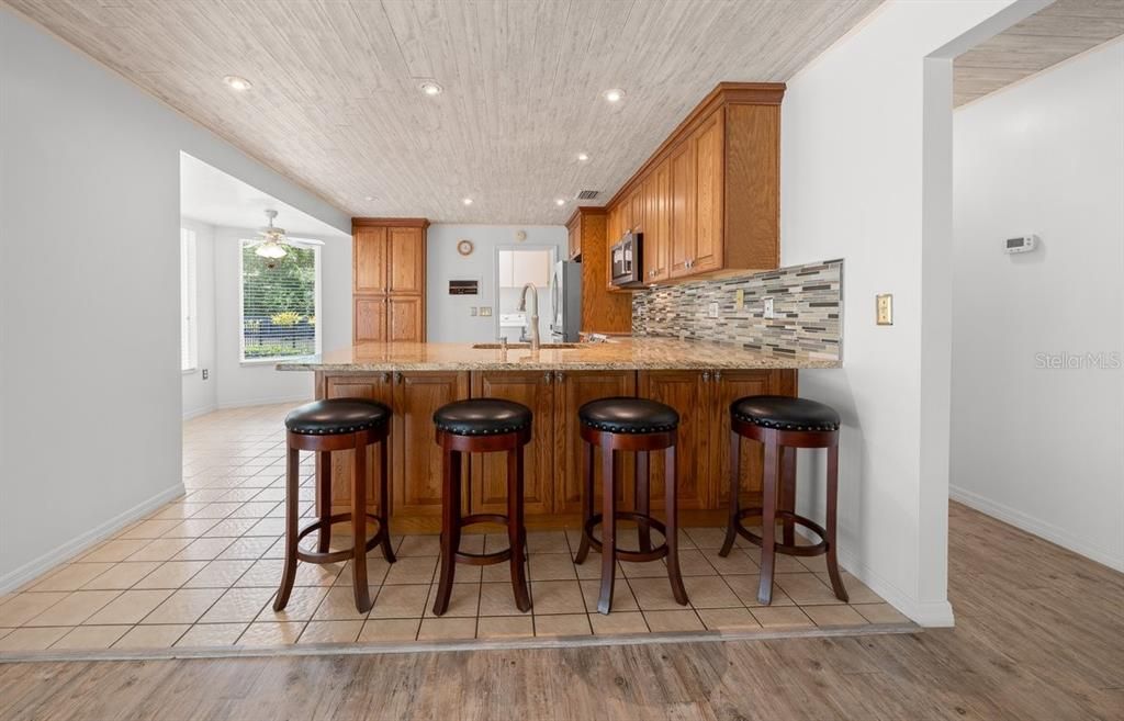 Active With Contract: $394,900 (2 beds, 2 baths, 1972 Square Feet)