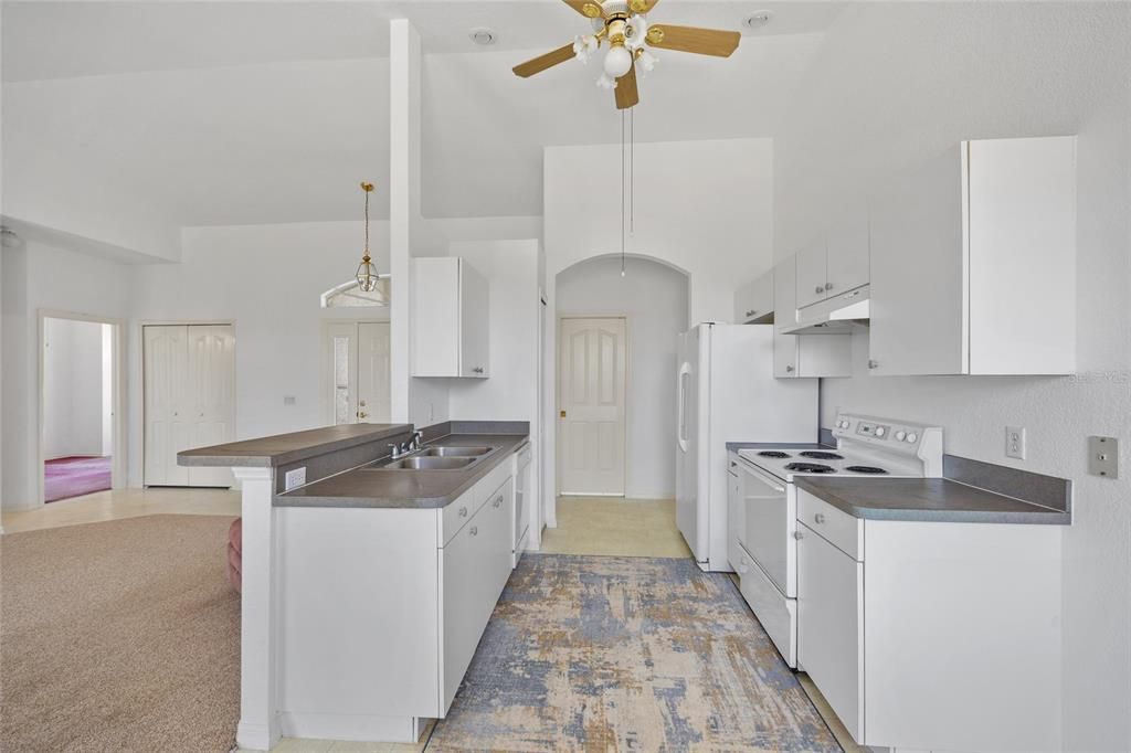 Active With Contract: $254,900 (3 beds, 2 baths, 1413 Square Feet)