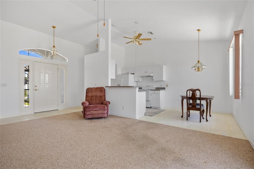 Active With Contract: $254,900 (3 beds, 2 baths, 1413 Square Feet)