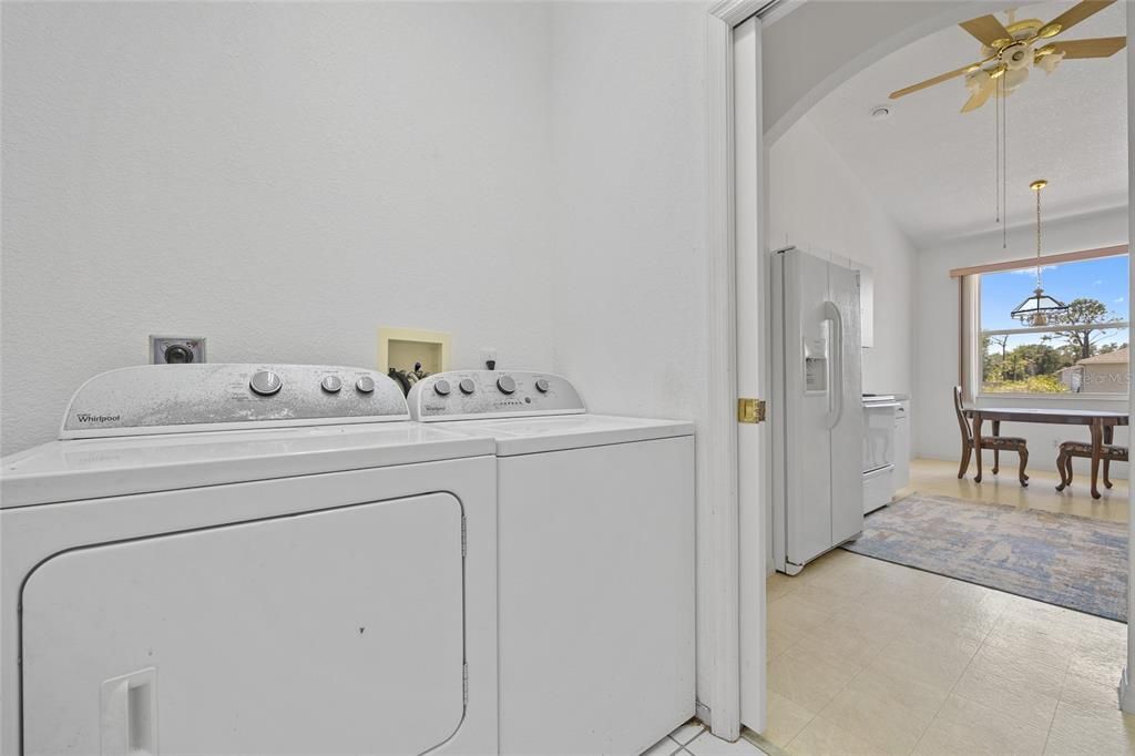 Active With Contract: $254,900 (3 beds, 2 baths, 1413 Square Feet)