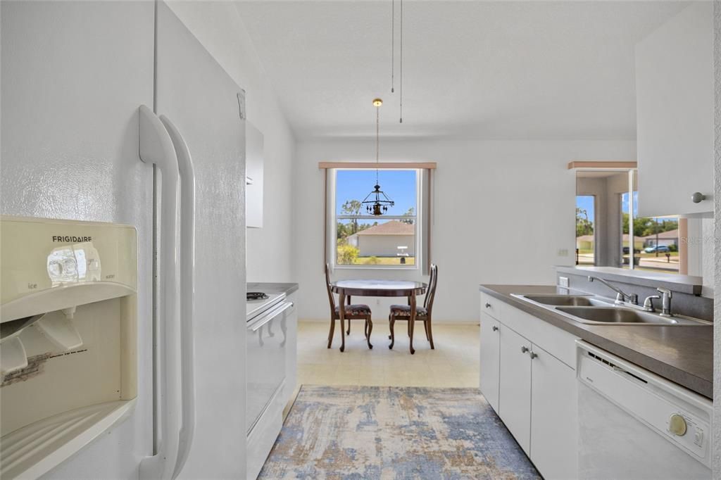 Active With Contract: $254,900 (3 beds, 2 baths, 1413 Square Feet)