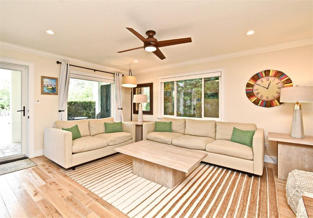 For Sale: $1,045,000 (3 beds, 2 baths, 1425 Square Feet)