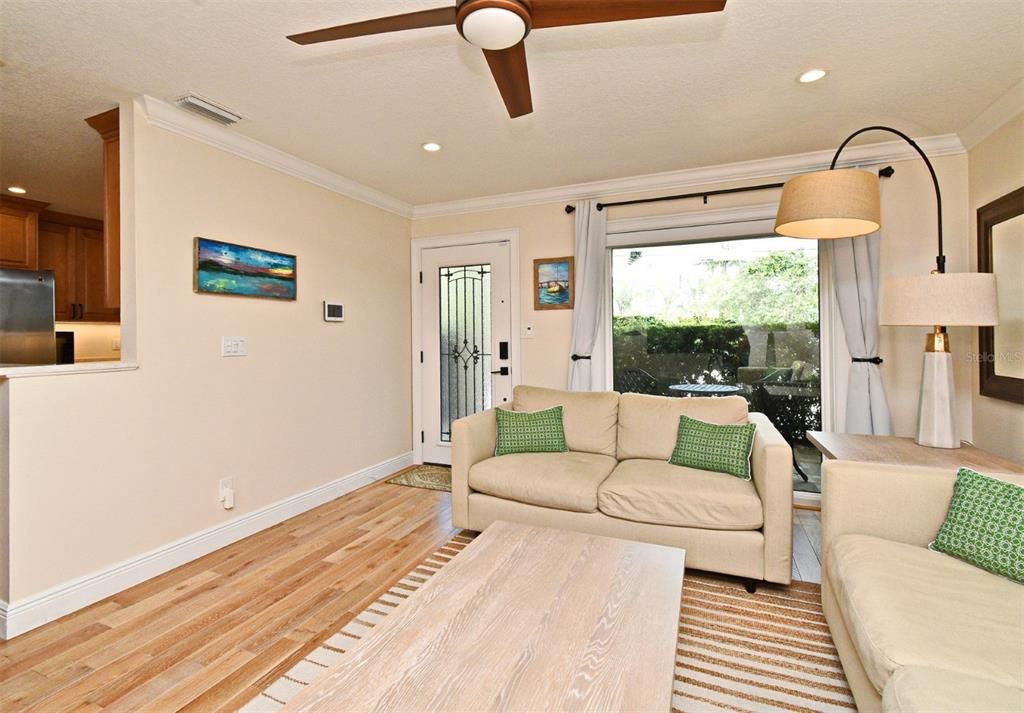 For Sale: $1,045,000 (3 beds, 2 baths, 1425 Square Feet)