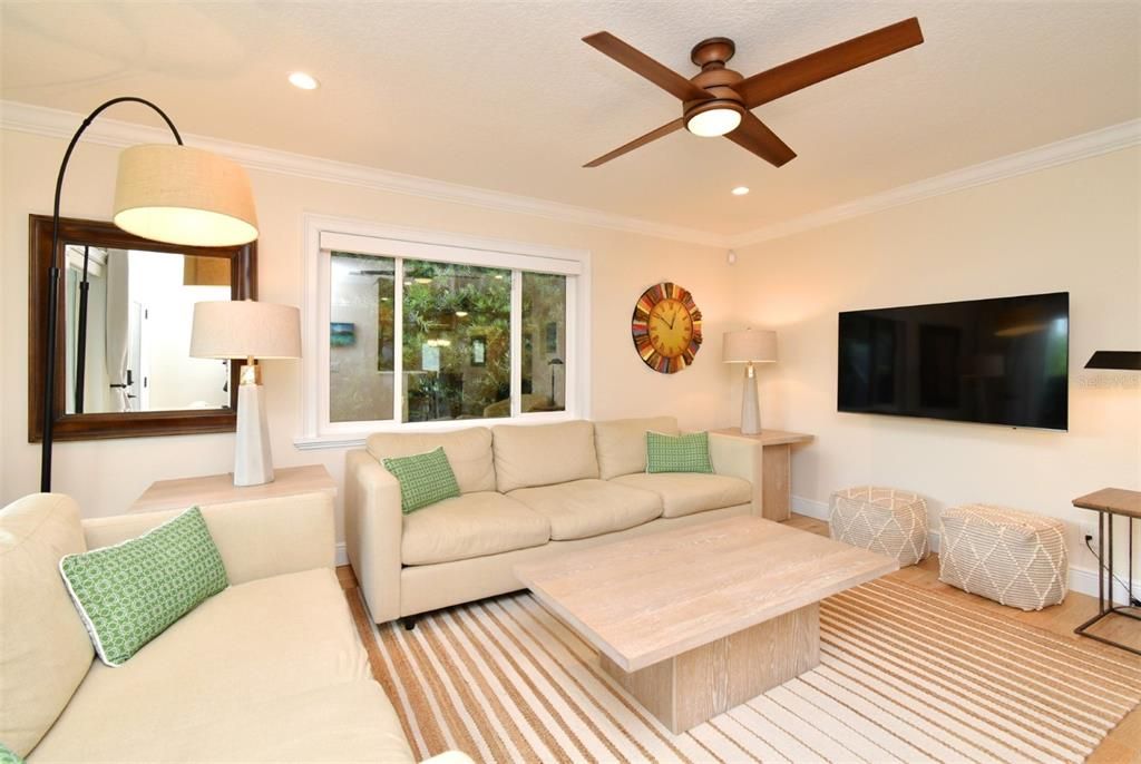 For Sale: $1,045,000 (3 beds, 2 baths, 1425 Square Feet)