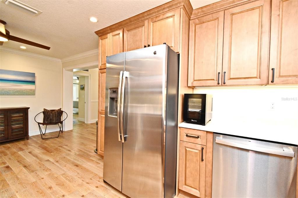 For Sale: $1,045,000 (3 beds, 2 baths, 1425 Square Feet)