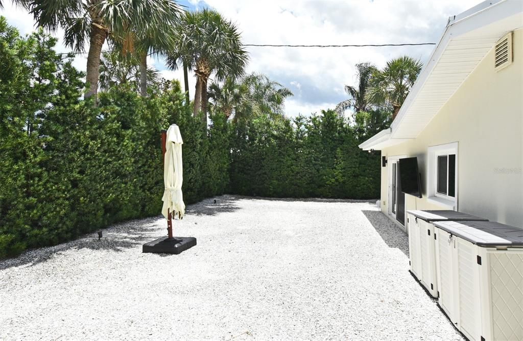 For Sale: $1,045,000 (3 beds, 2 baths, 1425 Square Feet)