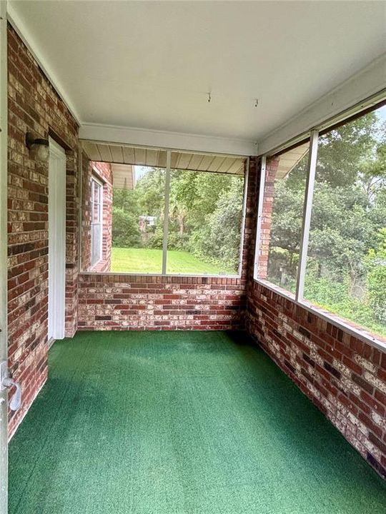 Под контрактом: $235,000 (2 спален, 1 ванн, 1100 Квадратных фут)