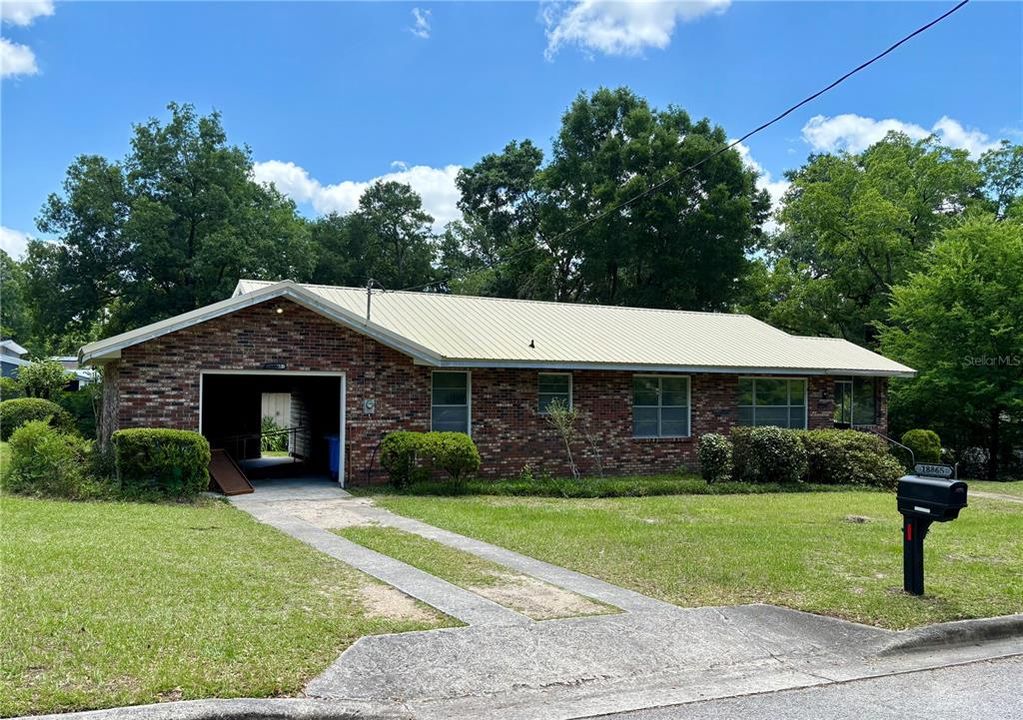 Под контрактом: $235,000 (2 спален, 1 ванн, 1100 Квадратных фут)