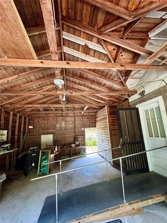 Под контрактом: $235,000 (2 спален, 1 ванн, 1100 Квадратных фут)