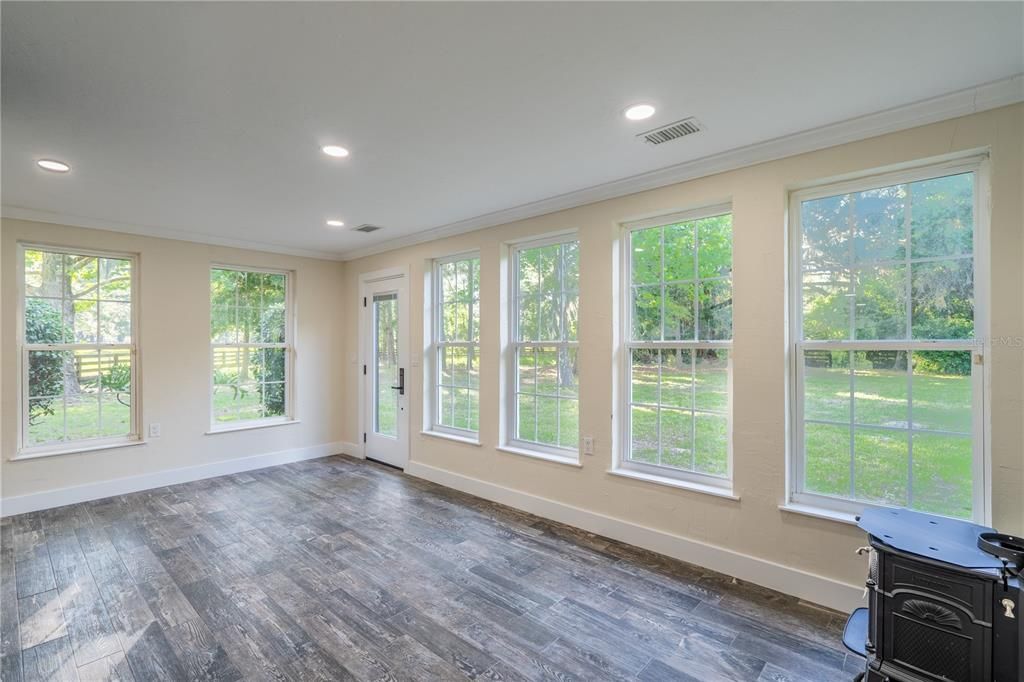 For Sale: $655,000 (3 beds, 1 baths, 1740 Square Feet)