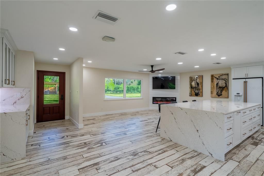 For Sale: $655,000 (3 beds, 1 baths, 1740 Square Feet)