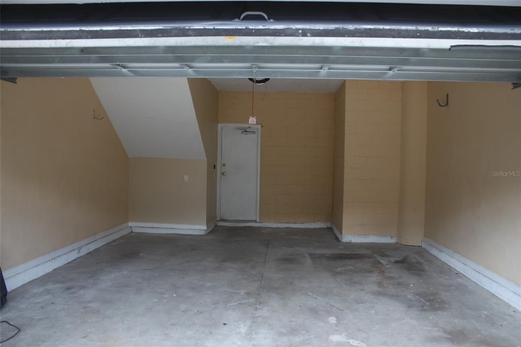 合同活跃: $2,100 (3 贝兹, 2 浴室, 1544 平方英尺)