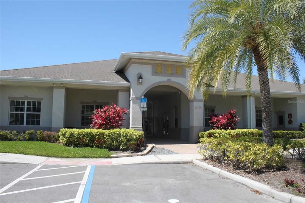 合同活跃: $2,100 (3 贝兹, 2 浴室, 1544 平方英尺)