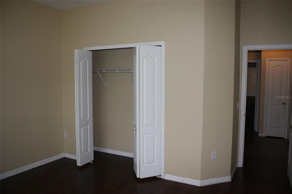 合同活跃: $2,100 (3 贝兹, 2 浴室, 1544 平方英尺)