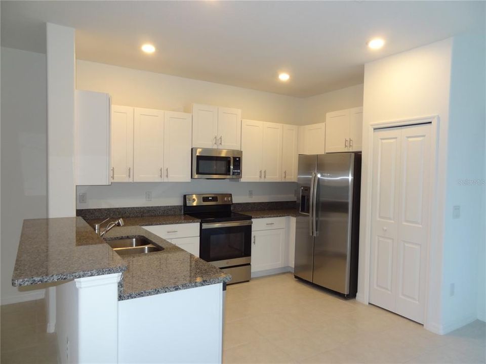 Active With Contract: $1,895 (3 beds, 2 baths, 1634 Square Feet)