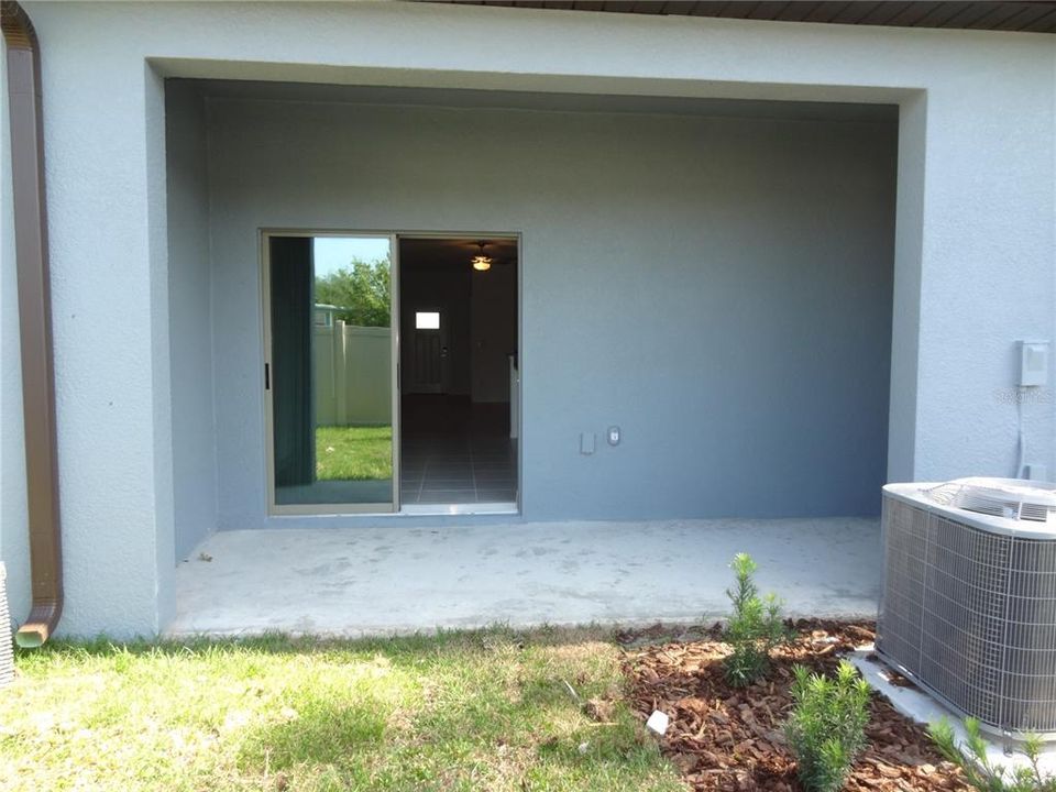 Active With Contract: $1,895 (3 beds, 2 baths, 1634 Square Feet)