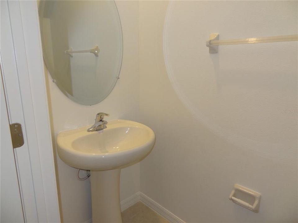 Active With Contract: $1,895 (3 beds, 2 baths, 1634 Square Feet)